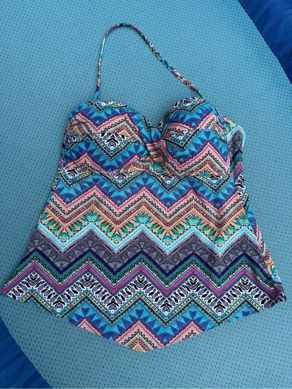 Liz Claiborne Multicolor Chevron Tankini Top - 12 - Excellent Condition